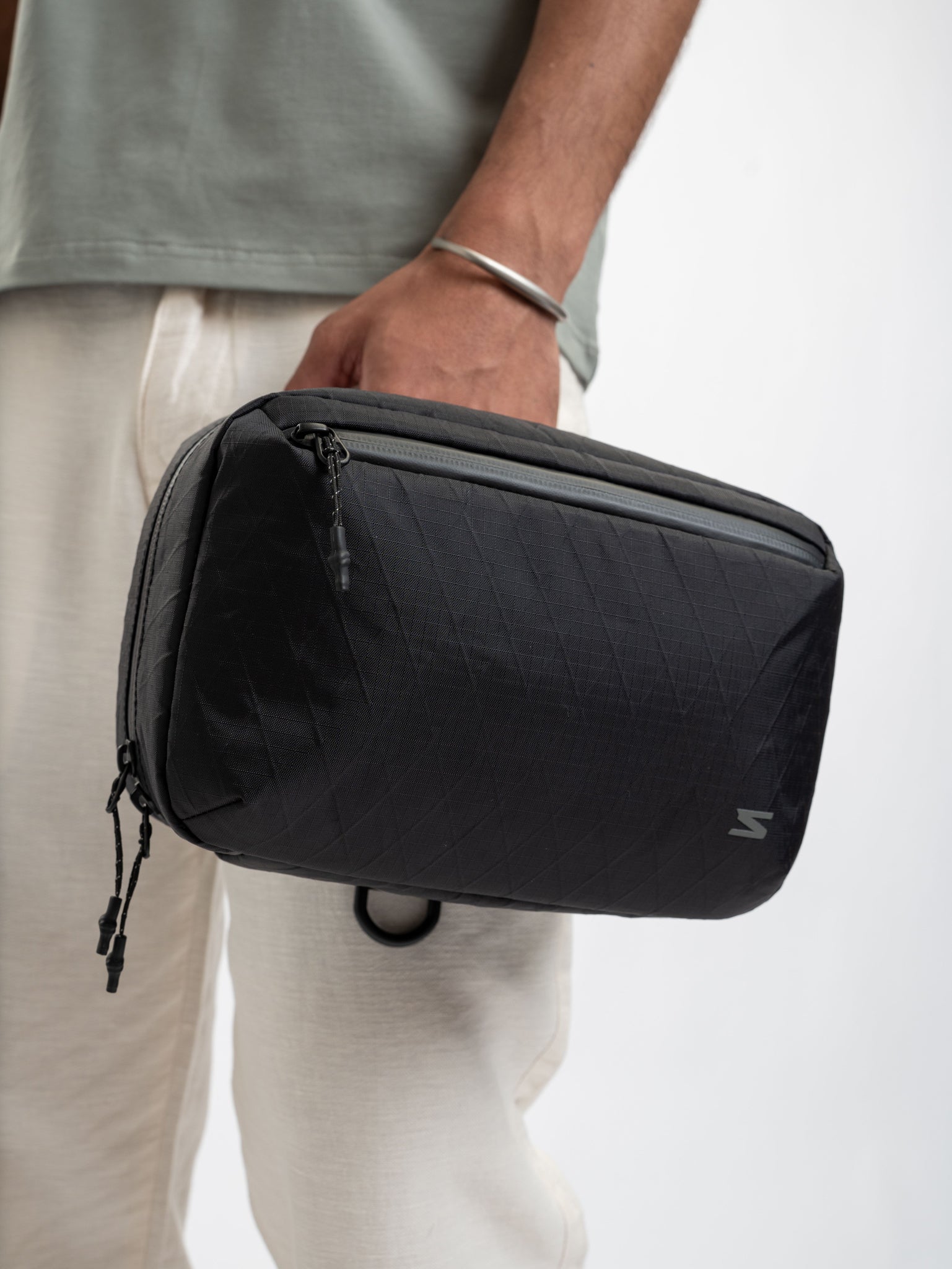 Durable tech pouch for everyday work, shoot and travels. 