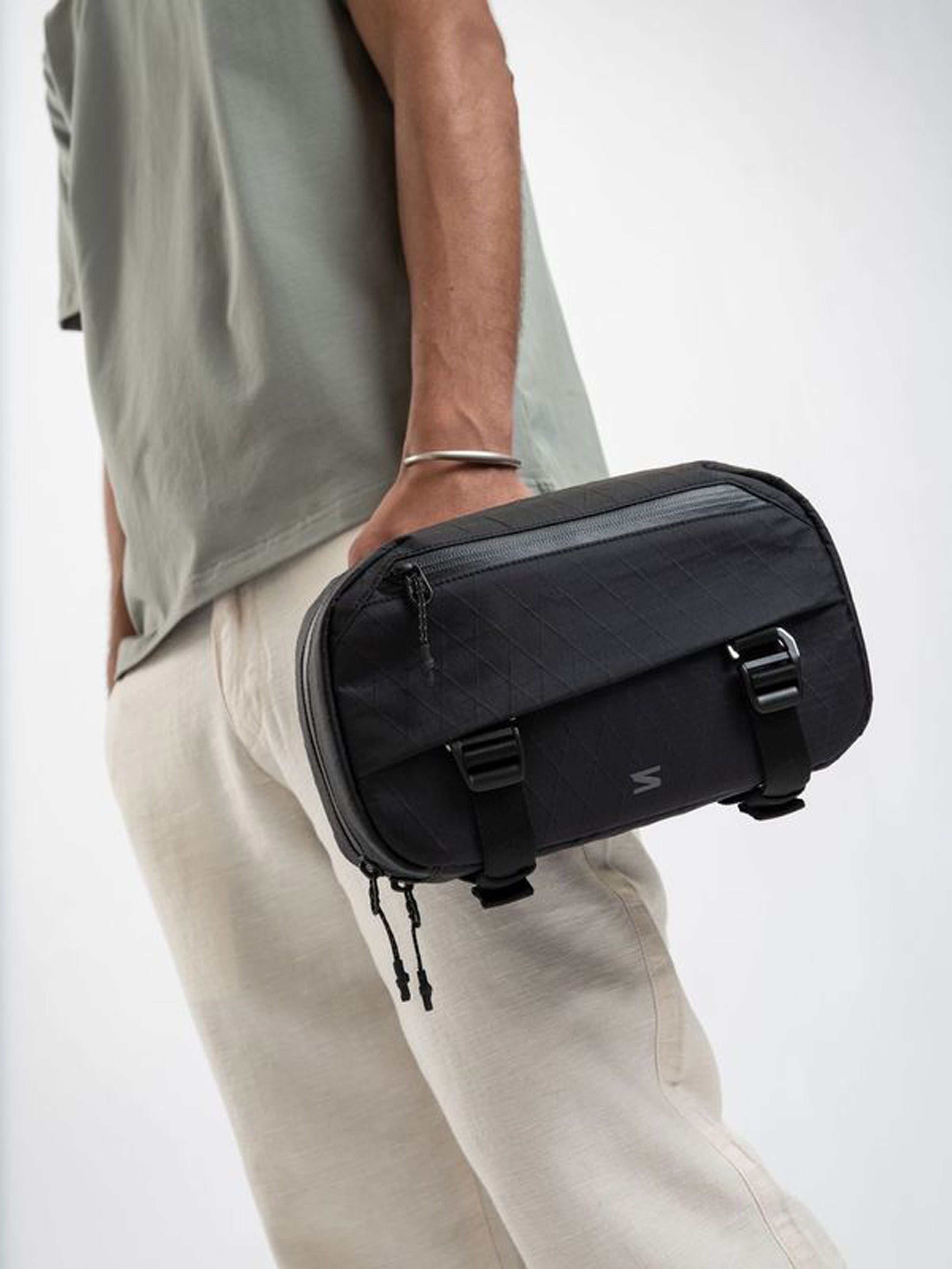 Pocket-sized case for GoPro batteries. Keeps shoot essentials separated.